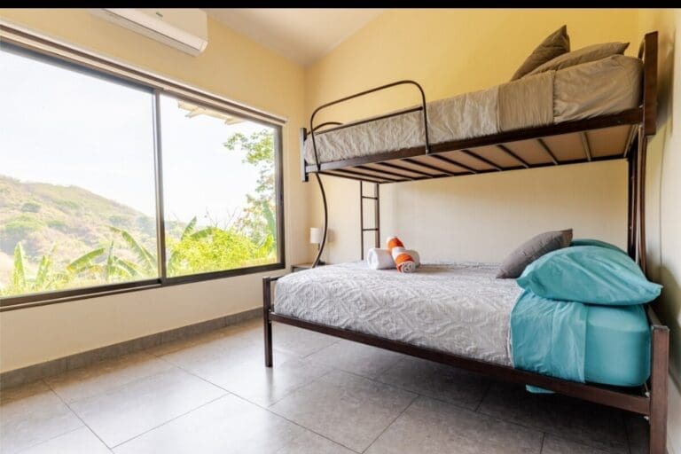 Screenshot_20250525_204910_Airbnb